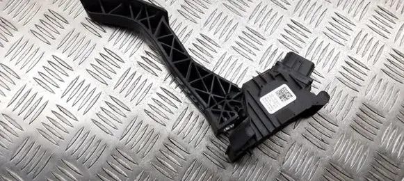 Volkswagen Golf VII Accelerator throttle pedal 5Q1723503F