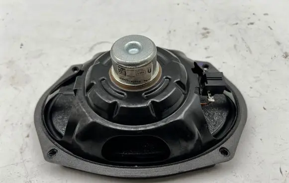 Jeep Grand Cherokee WL Rear door speaker P68347024AA