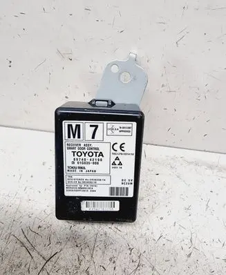 Toyota RAV 4 (XA40) Door control unit/module 8974042190
