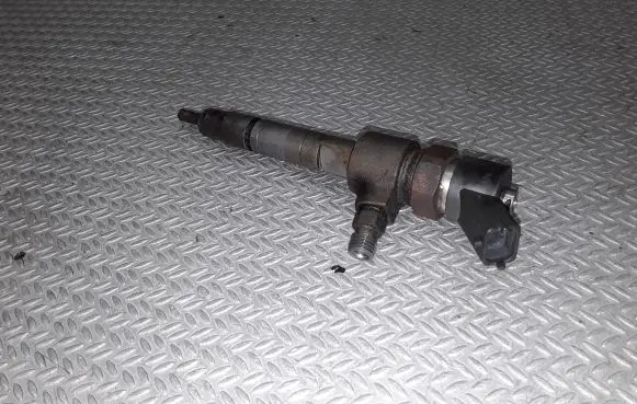 Fuel injector
