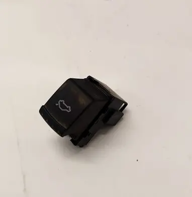 Volkswagen PASSAT B5.5 Tailgate opening switch 1J0959831A
