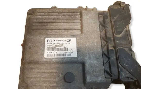 Opel Combo C Engine control unit/module ECU 55194015 MJD6O2C1 HW03D