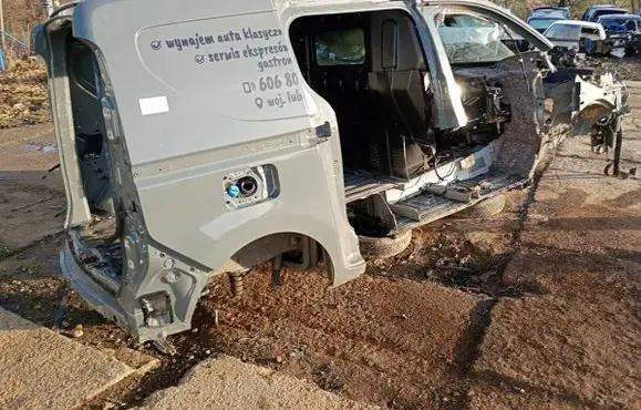 Renault Express Front quarter panel 