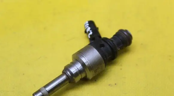 Audi A6 C7 Fuel injector