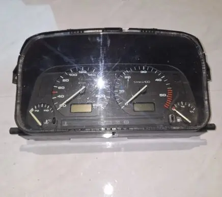 Volkswagen Golf III Speedometer (instrument cluster) 87001262