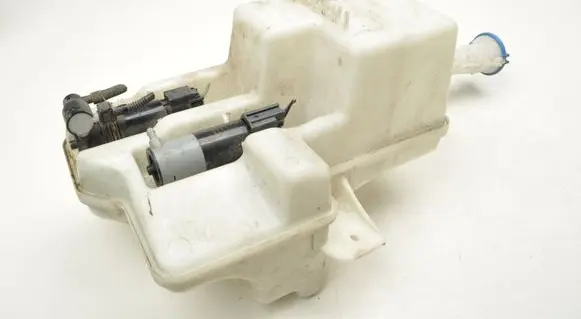 Volvo V40 Windshield washer fluid reservoir/tank 32237453
