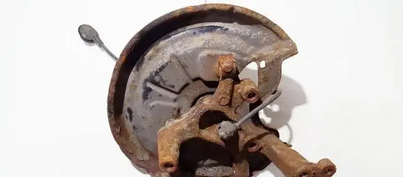 Volkswagen Golf V Rear wheel hub