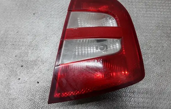 Skoda Fabia Mk1 (6Y) Rear/tail lights 6Y6945096B
