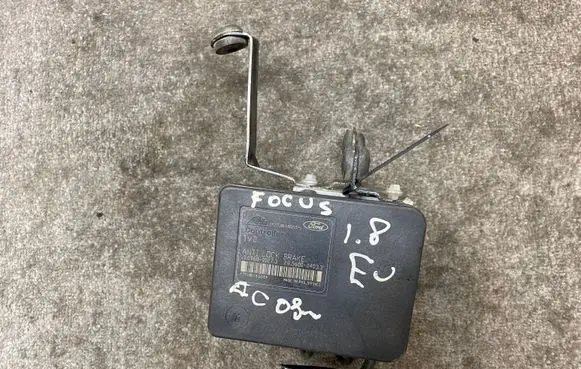 Ford Focus ABS Pump 8M512C405AA