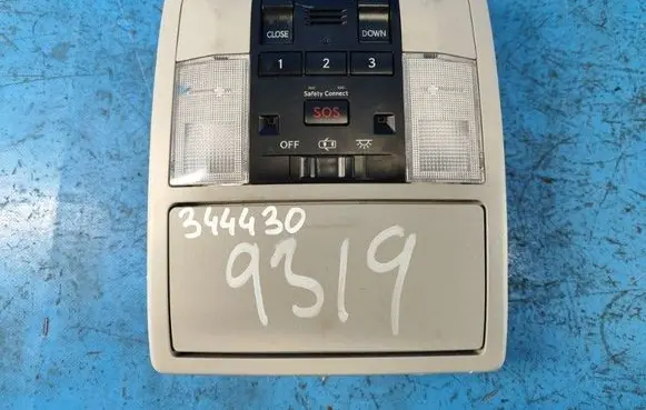 Lexus CT 200H Boot/trunk interior light 8126076200B0