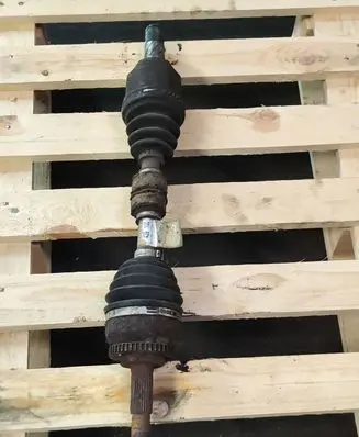 Nissan Primera Front driveshaft 439100