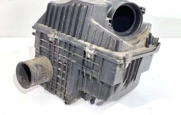Opel Movano B Air filter box 165008632R