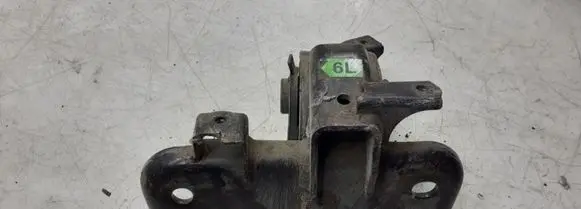 Toyota Auris 150 Engine mount bracket