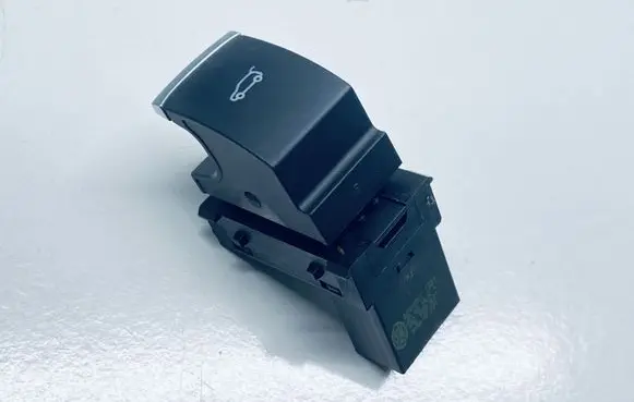 Tailgate opening switch