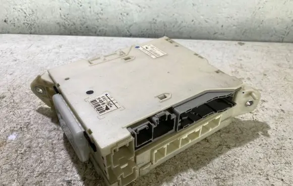 Lexus IS 220D-250-350 Fuse box set 8273053050 9478 7B160182