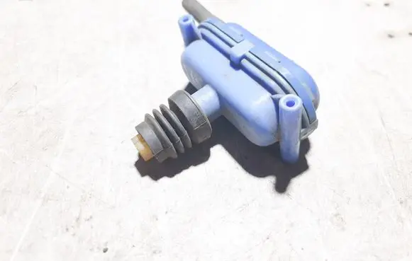 Volkswagen Golf II Central locking motor 443862153B
