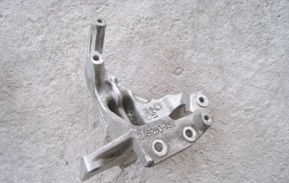 Toyota Land Cruiser (J120) Engine mounting bracket 246260459