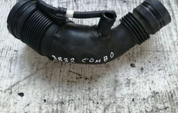 Air intake hose/pipe