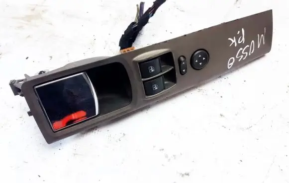 SsangYong Musso Electric window control switch A739