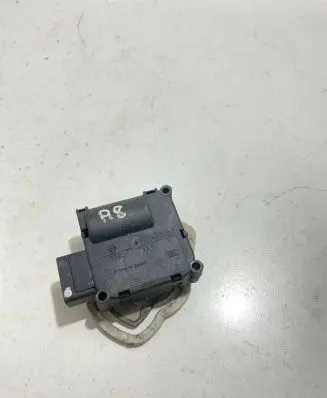 Audi A8 S8 D3 4E Air flap motor/actuator 4E0820511 0132801323