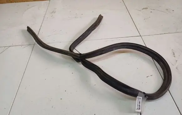Volvo S70 V70 V70 XC Rubber seal front coupe door 