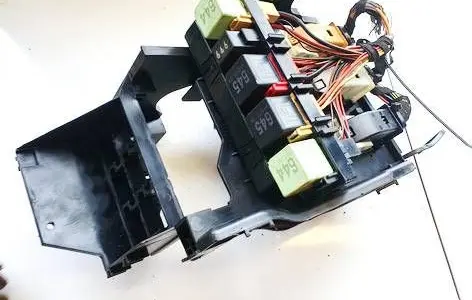 Volkswagen Golf VI Fuse box set 1k0937086m 5dk009653-08