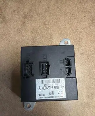 Mercedes-Benz CLS C219 Comfort/convenience module 2115452232