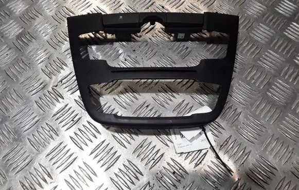 Opel Insignia A Radio/GPS head unit trim 13273253