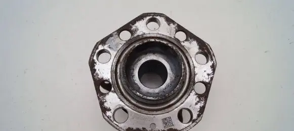 Tesla Model 3 Rear wheel hub 1044123-00-B