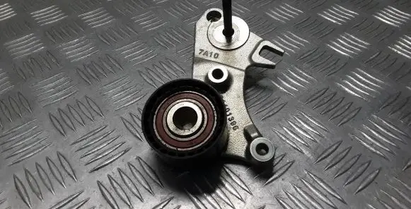 Volvo V40 Timing belt/chain tensioner 31401396