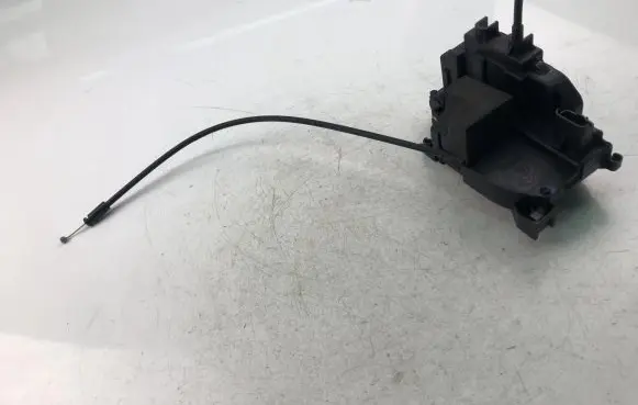 Renault Megane III Coupe door lock (next to the handle) 300129F