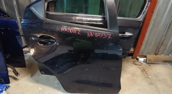 Mazda 2 Rear door