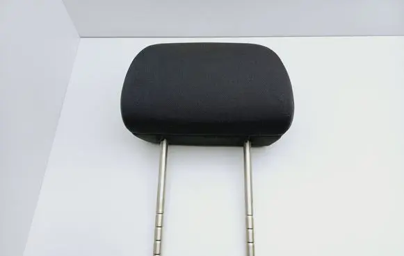 Volkswagen PASSAT B5.5 Front seat headrest 
