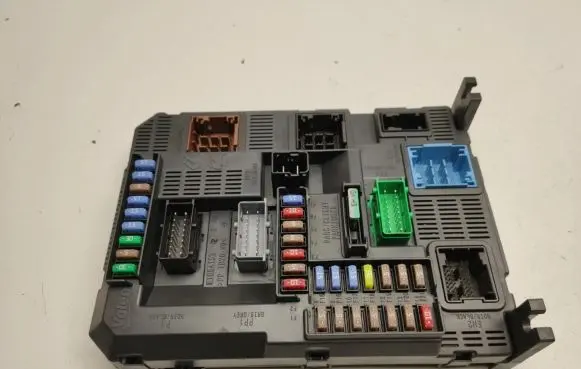 Peugeot 2008 I Comfort/convenience module 9807532080