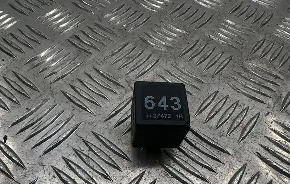 Audi A6 S6 C6 4F Other relay 8K0951253 V23136