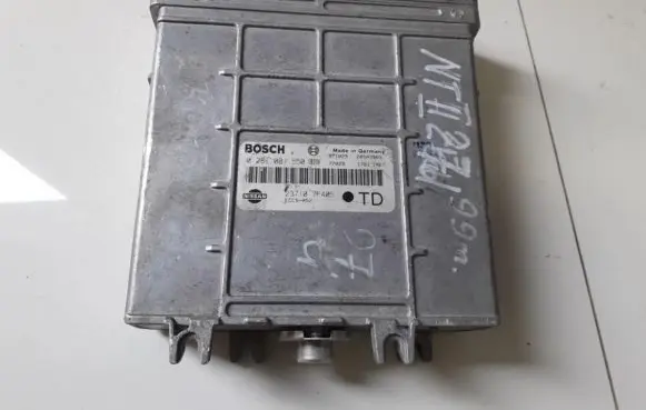 Nissan Terrano Engine control unit/module 237107f405 0281001552