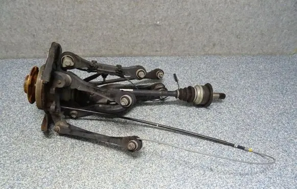 Rear wheel hub spindle/knuckle