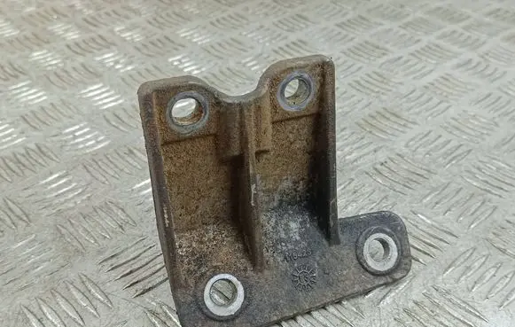 Jeep Grand Cherokee Power steering pump mounting bracket 