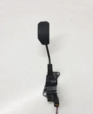 Toyota RAV 4 (XA30) Accelerator throttle pedal 7811042030