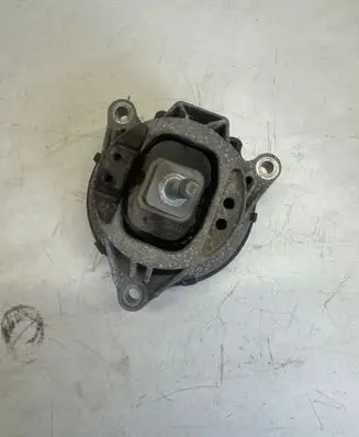 BMW 3 F30 F35 F31 Engine mount bracket 6856184 251115