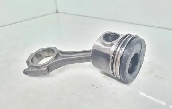Volkswagen PASSAT B6 Piston with connecting rod 038G