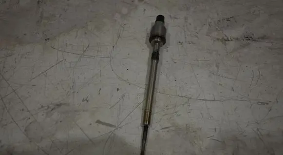 Opel Zafira C Glow plug 55590467