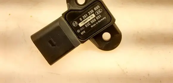 Audi A6 S6 C7 4G Air pressure sensor 03C906051 0261230095