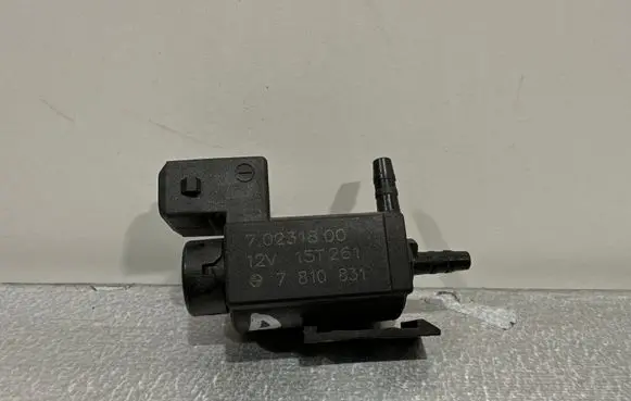 Toyota RAV 4 (XA40) Vacuum valve 7810831