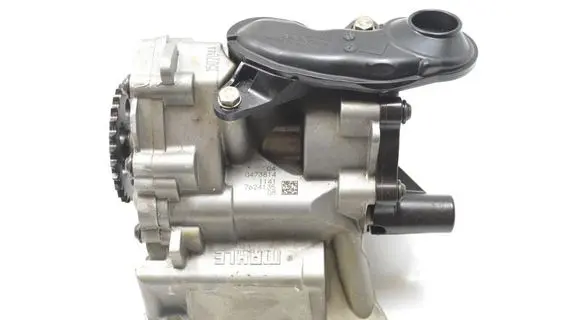 BMW 3 F30 F35 F31 Oil pump 7624135