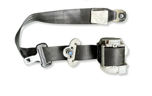 Toyota Yaris Rear seatbelt H073811