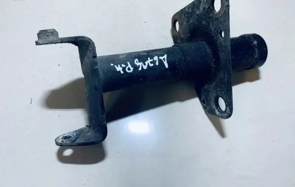 Volkswagen PASSAT B5 Front bumper mounting bracket 3b0807133
