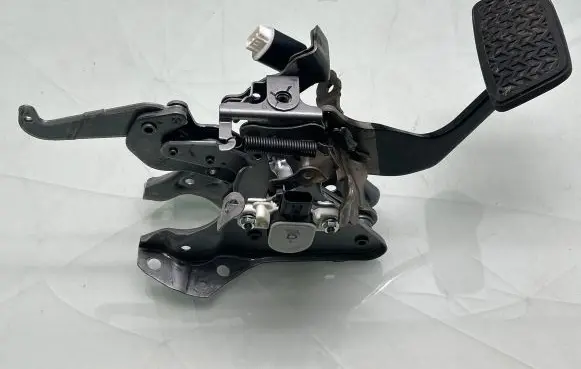 Toyota RAV 4 (XA50) Brake pedal 0602A0082A