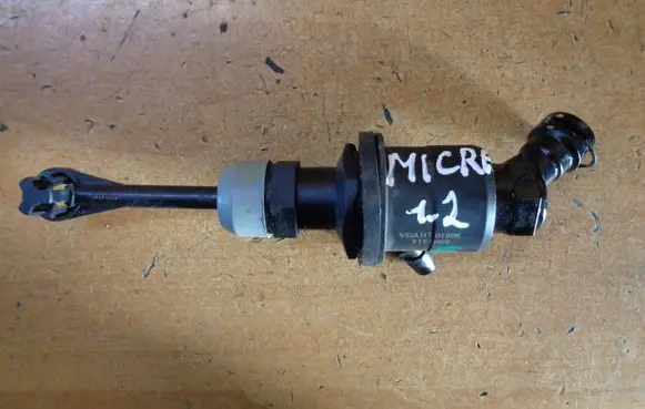 Nissan Micra Clutch master cylinder 306101HY0A