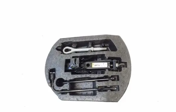 Jeep Grand Cherokee Tool set 68145663AB